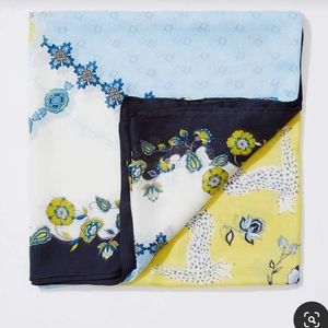 Beautiful large leopard print square scarf